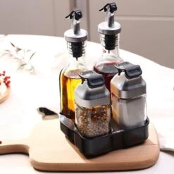 Merkloos Decopatent® Olie En Azijnstel SET Met RVS Schenktuit In Houder - Inhoud 1x Oliefles 1x Azijnfles Van Glas & 2x Specerijen Potjes 16 Merkloos Decopatent® Olie En Azijnstel SET Met RVS Schenktuit In Houder - Inhoud 1x Oliefles 1x Azijnfles Van Glas & 2x Specerijen Potjes -Skimask 1200x1200 4968