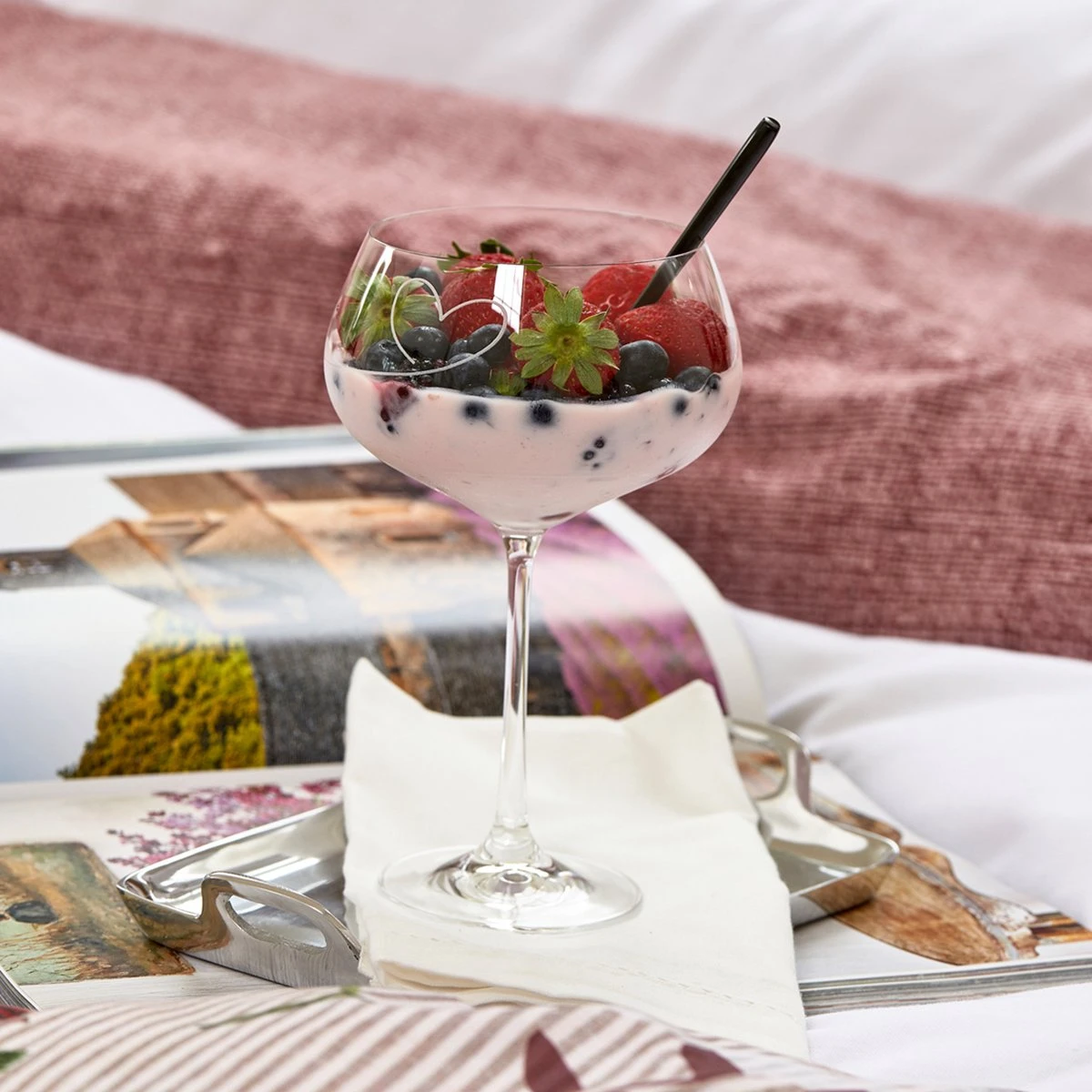 Riviera Maison Dienblad Vierkant - RM Monogram Mini Tray - Zilver - 25x15 Cm 4 Riviera Maison Dienblad Vierkant - RM Monogram Mini Tray - Zilver - 25x15 Cm - Afbeelding 2