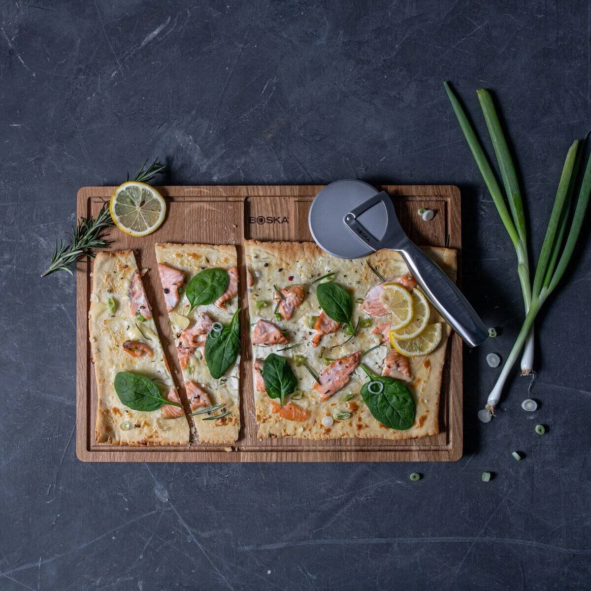 Boska Pizzasnijder Monaco+ - Pizzaroller - RVS - Ergonomische Pizzasnijder - Cadeauverpakking - Giftbox - Cadeautips Voor Mannen - Keukengerei - Keuken Accessoires - Levenslange Garantie 5 Boska Pizzasnijder Monaco+ - Pizzaroller - RVS - Ergonomische Pizzasnijder - Cadeauverpakking - Giftbox - Cadeautips Voor Mannen - Keukengerei - Keuken Accessoires - Levenslange Garantie - Afbeelding 3