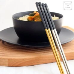 House Of Husk Chopsticks Set - Koreaanse Eetstokjes - Vaatwasserbestendig - RVS - 5 Paar - Duo Tone - Zwart Goud -Skimask 1200x1200 994