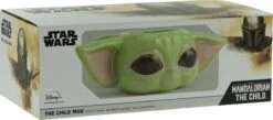 Paladone - Disney Star Wars Menalorian Baby Yoda 3D Mok -Skimask 1200x529 1