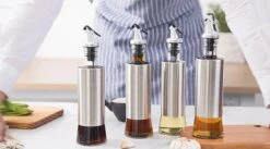 Oliefles - Met Schenktuit - 300ml - Luxe Oliefles - Olijfolie Fles - Oliefles - Olie- En Azijnstel - Azijnfles -Skimask 1200x665 3