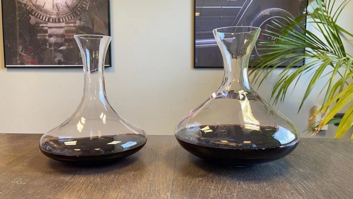 LYVA Decanteerkaraf - Luxe Rode Wijnkaraf - Decanteerkan - Wijnkan - Decanteerkaraf - Wijnschenker - Glas Karaf - Cocktail Karaf - 1,5l 10 LYVA Decanteerkaraf - Luxe Rode Wijnkaraf - Decanteerkan - Wijnkan - Decanteerkaraf - Wijnschenker - Glas Karaf - Cocktail Karaf - 1,5l - Afbeelding 8