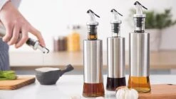 Oliefles - Met Schenktuit - 300ml - Luxe Oliefles - Olijfolie Fles - Oliefles - Olie- En Azijnstel - Azijnfles -Skimask 1200x679 4