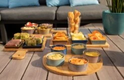 Cosy & Trendy Serveerplank Bamboe Dia 25 Cm Met 5x Luxe Hapjes/saus/tapas Schaaltjes -Skimask 1200x778 3