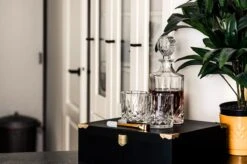 Meadow Lane - Luxe Whiskey Set Met 2 Glazen En Karaf - 8 Stones En IJstang - Mancave Decoratie 13 Meadow Lane - Luxe Whiskey Set Met 2 Glazen En Karaf - 8 Stones En IJstang - Mancave Decoratie -Skimask 1200x798 15