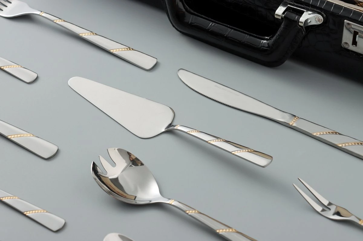 Swiss Pro+ Bestekset In Koffer-72 Delig-12 Persoons-Zwitsers Kwaliteit-Complete Set-100% Roestvrijstaal-Modern Gold 10 Swiss Pro+ Bestekset In Koffer-72 Delig-12 Persoons-Zwitsers Kwaliteit-Complete Set-100% Roestvrijstaal-Modern Gold - Afbeelding 8