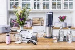 SodaStream Crystal Megapack - Zwart - Incl 2 Glazen Karaffen 15 SodaStream Crystal Megapack - Zwart - Incl 2 Glazen Karaffen -Skimask 1200x799 185