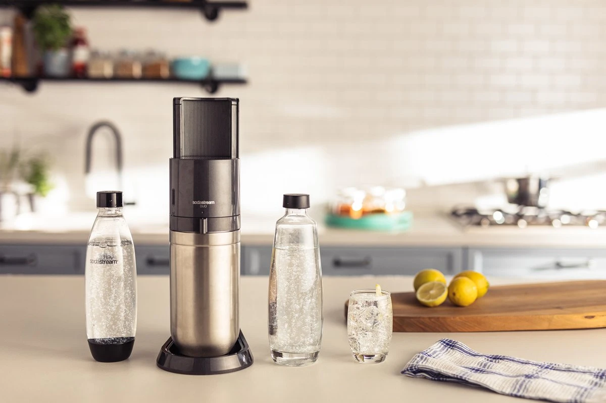 SodaStream DUO - Zwart - Incl. Quick Connect Koolzuurcilinder - Met 1 Glazen En 1 Herbruikbare Plastic Fles 6 SodaStream DUO - Zwart - Incl. Quick Connect Koolzuurcilinder - Met 1 Glazen En 1 Herbruikbare Plastic Fles - Afbeelding 4