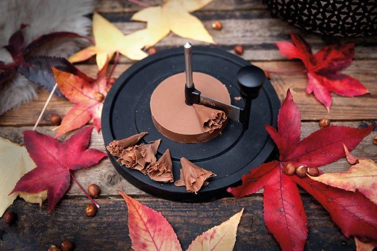 Boska Kaaskruller Milano - Tete De Moine Kaaskruller - Tete De Moine - Chocoladekruller - 224x224x175 Mm - Vaatwasserbestendig - Keukengerei - Keuken Accessoires - 10 Jaar Garantie 11 Boska Kaaskruller Milano - Tete De Moine Kaaskruller - Tete De Moine - Chocoladekruller - 224x224x175 Mm - Vaatwasserbestendig - Keukengerei - Keuken Accessoires - 10 Jaar Garantie - Afbeelding 9