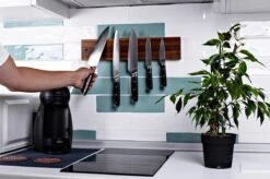 VDN Magnetische Messenhouder – Acacia Hout – Extra Groot – 7 Tot 9 Messen – Messenstrip -Skimask 1200x799 72