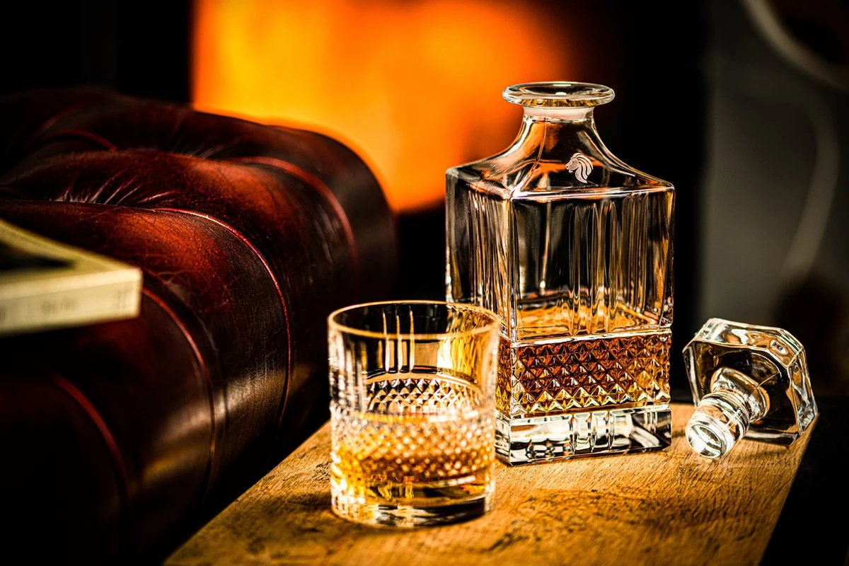 GDLF® Kristal Whiskey Karaf Superior - Whiskey Set - Decanteer Karaf - Made In Europa - Peaky Blinders - Kristallen Karaf Voor Whiskey, Gin, Wodka, Likeur, Wijn & Rum - 800 ML - Kado Man - Cadeau Voor Man & Vrouw 10 GDLF® Kristal Whiskey Karaf Superior - Whiskey Set - Decanteer Karaf - Made In Europa - Peaky Blinders - Kristallen Karaf Voor Whiskey, Gin, Wodka, Likeur, Wijn & Rum - 800 ML - Kado Man - Cadeau Voor Man & Vrouw - Afbeelding 8