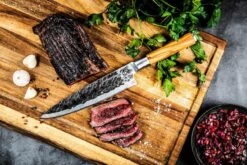 Forged Olive Koksmes 20cm - Olijfhout - In Houten Giftbox -Skimask 1200x800 37