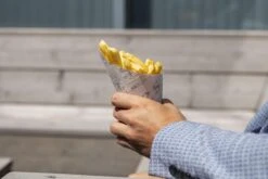 Papieren Frietzak | Krant Print | 50 St. | Patatzak | Frietzakken | Puntzakken | Frietzakjes 8 Papieren Frietzak | Krant Print | 50 St. | Patatzak | Frietzakken | Puntzakken | Frietzakjes -Skimask 1200x800 452