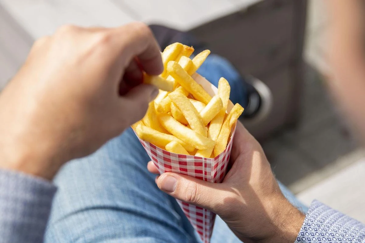 Papieren Frietzak | 50 Stuks | Patatzak | Rode Print | Frietzakken | Puntzakken | Frietzakjes 6 Papieren Frietzak | 50 Stuks | Patatzak | Rode Print | Frietzakken | Puntzakken | Frietzakjes - Afbeelding 4