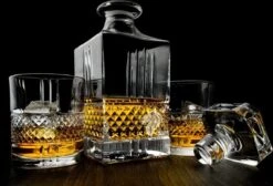 GDLF® Whiskey Set Superior Met Kristal Decanteer Karaf - Incl. 2 Kristallen Whiskey Glazen, Whiskey Karaf En Luxe Geschenkdoos - Hoogwaardig Kristal - Made In Europe - Whisky Karaf & 2 Whisky Glazen - Cadeau Voor Man & Vrouw 21 GDLF® Whiskey Set Superior Met Kristal Decanteer Karaf - Incl. 2 Kristallen Whiskey Glazen, Whiskey Karaf En Luxe Geschenkdoos - Hoogwaardig Kristal - Made In Europe - Whisky Karaf & 2 Whisky Glazen - Cadeau Voor Man & Vrouw -Skimask 1200x814