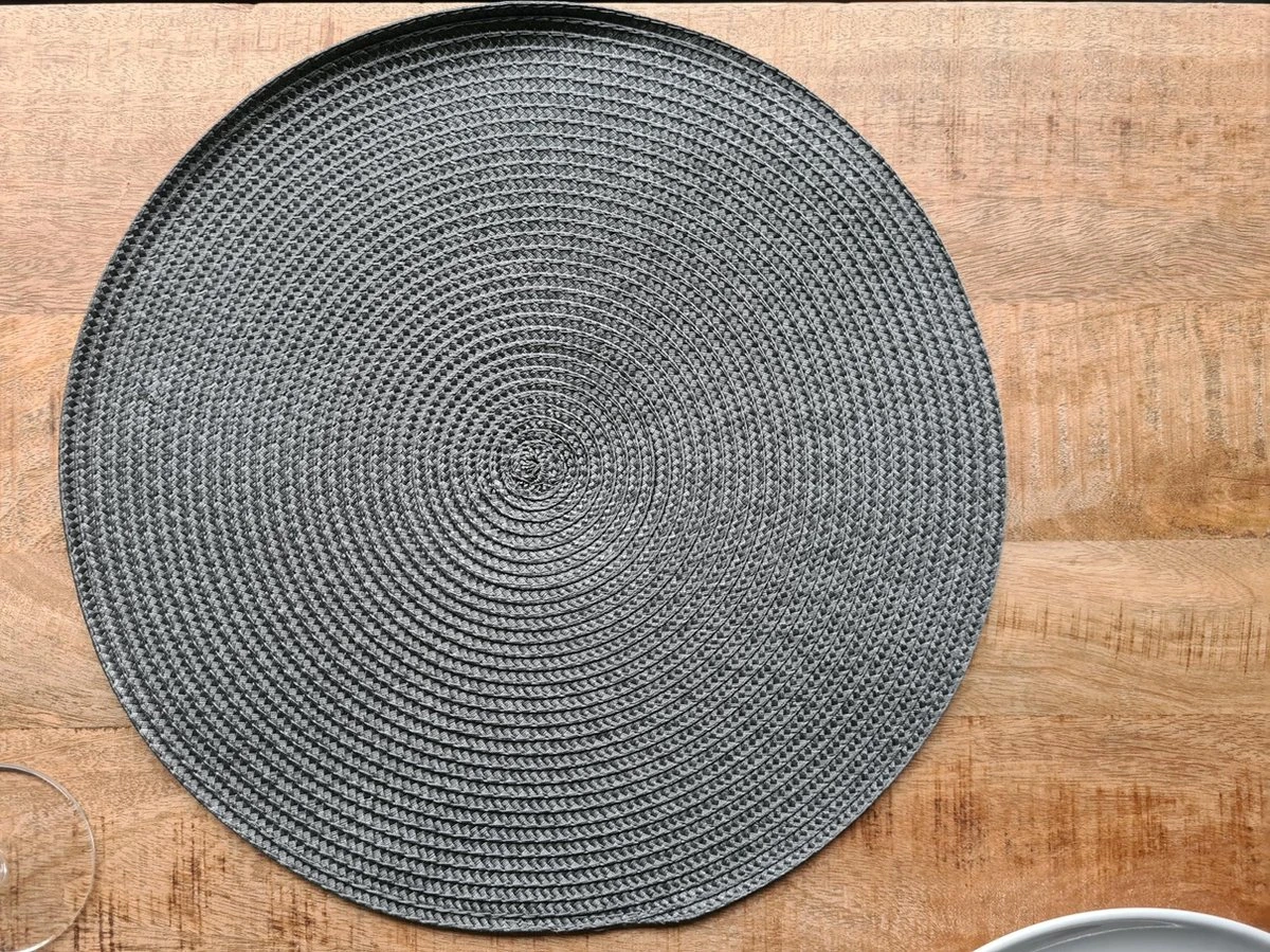 Merkloos Placemats - Rond - 38 Cm - 4 Stuks - Onderlegger - Hitte Bestendig - Donker Grijs - Luxe Uitstraling 7 Merkloos Placemats - Rond - 38 Cm - 4 Stuks - Onderlegger - Hitte Bestendig - Donker Grijs - Luxe Uitstraling - Afbeelding 5