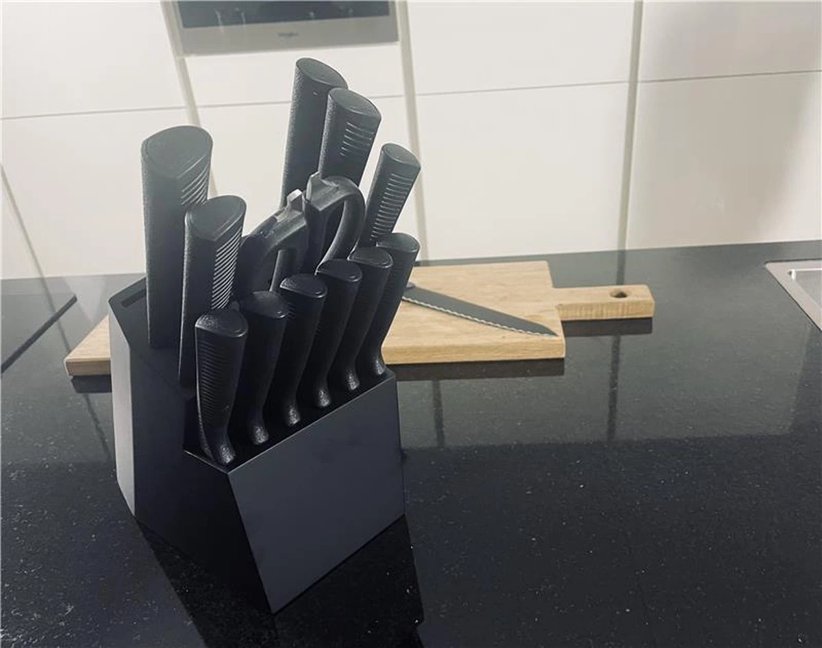 Merkloos Luxe Messenset - Met Houten Blok - 13-Delig - Met Schaar - Zwart/ RVS – Moderne Keukenmessen - Professionele Koksmessen 6 Merkloos Luxe Messenset - Met Houten Blok - 13-Delig - Met Schaar - Zwart/ RVS – Moderne Keukenmessen - Professionele Koksmessen - Afbeelding 4