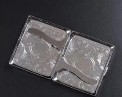 Merkloos Luxe Sigarettenhouder - Sigaretten Box 3 - Sigaretten Opbergdoosje - Sigaretten Koker Metaal - 20 Sigaretten - Cigarettecase -Skimask 1200x957 6
