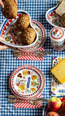 Blond Amsterdam Specials Hollands Glorie Bord ø18cm 7 Blond Amsterdam Specials Hollands Glorie Bord ø18cm -Skimask 675x1200 1