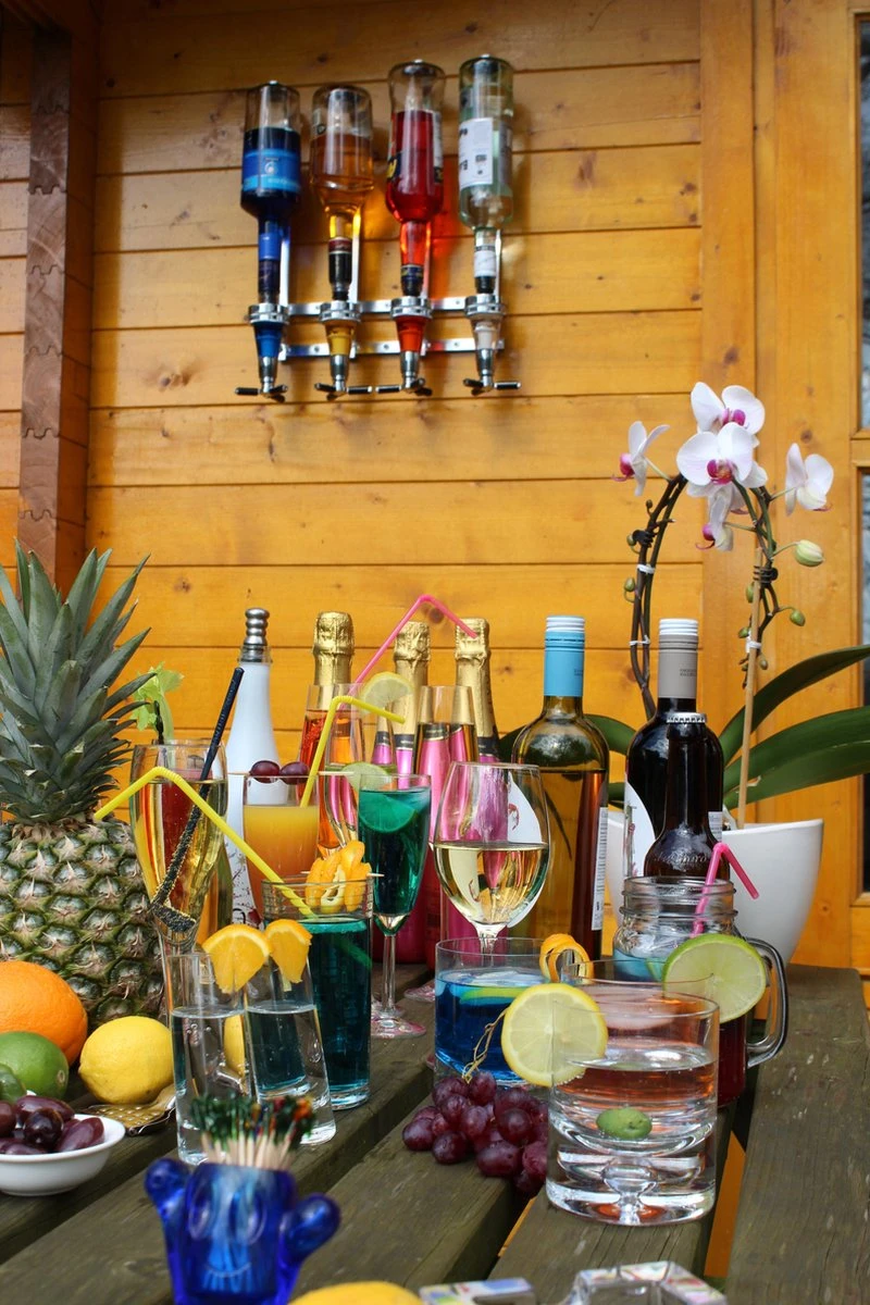 United Entertainment - Bar Butler Flessenhouder Wandmontage Voor 6 Flessen, Cocktail Drankdispenser Voor Man Cave Thuisbar Keuken, 53x11x36 Cm 6 United Entertainment - Bar Butler Flessenhouder Wandmontage Voor 6 Flessen, Cocktail Drankdispenser Voor Man Cave Thuisbar Keuken, 53x11x36 Cm - Afbeelding 4