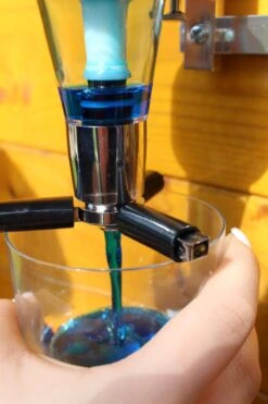 United Entertainment - Bar Butler Flessenhouder Wandmontage Voor 6 Flessen, Cocktail Drankdispenser Voor Man Cave Thuisbar Keuken, 53x11x36 Cm 21 United Entertainment - Bar Butler Flessenhouder Wandmontage Voor 6 Flessen, Cocktail Drankdispenser Voor Man Cave Thuisbar Keuken, 53x11x36 Cm -Skimask 800x1200 43