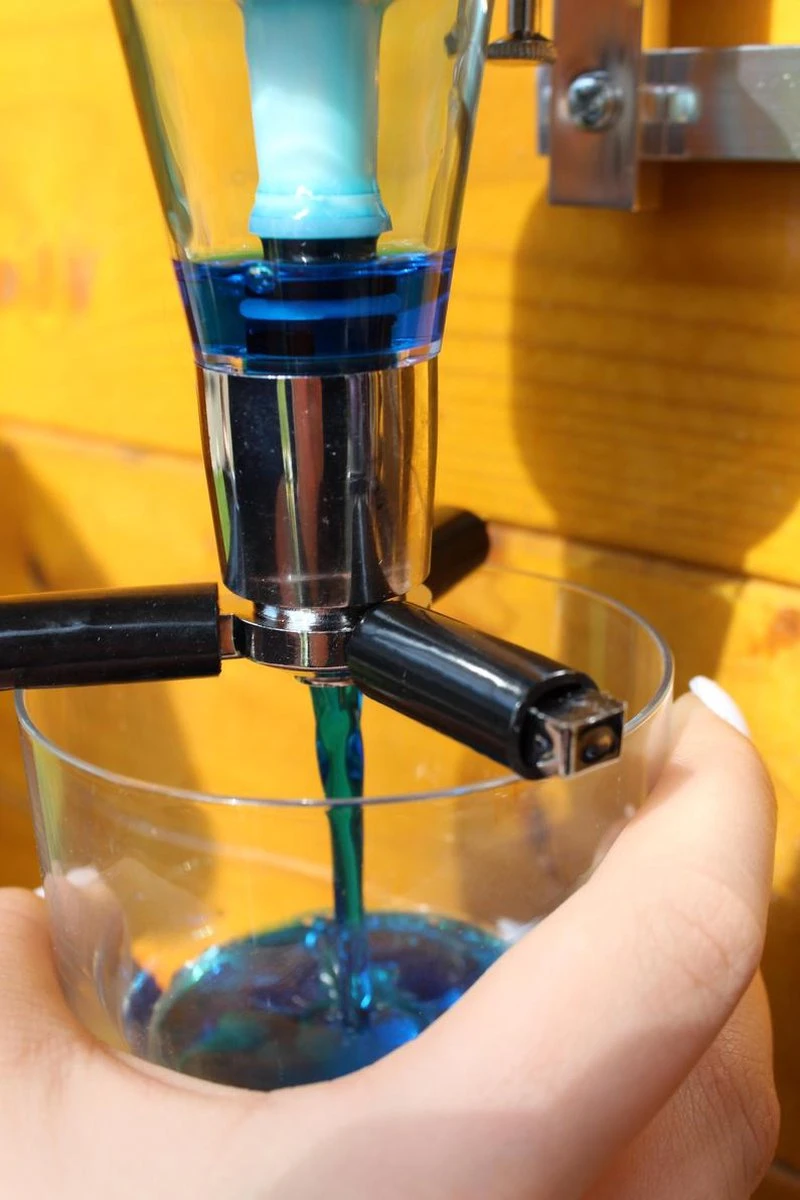 United Entertainment - Bar Butler Flessenhouder Wandmontage Voor 3 Flessen, Cocktail Drankdispenser Voor Man Cave Thuisbar Keuken, 23x11x36 Cm 13 United Entertainment - Bar Butler Flessenhouder Wandmontage Voor 3 Flessen, Cocktail Drankdispenser Voor Man Cave Thuisbar Keuken, 23x11x36 Cm - Afbeelding 11