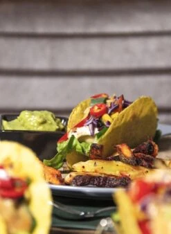 Krumble Taco Houder - Taco En Tortilla Houder Voor 4 Stuks - Serveerschalen - Koken & Tafelen - Kookgerei - Snack- & Tappasschalen - Metaal - Zilver 11 Krumble Taco Houder - Taco En Tortilla Houder Voor 4 Stuks - Serveerschalen - Koken & Tafelen - Kookgerei - Snack- & Tappasschalen - Metaal - Zilver -Skimask 876x1200 2