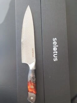 Selotus - Professioneel Koksmes Damascus - 67 Lagen Mes Damascus Staal - 34 Cm - Keukenmes Voor Vlees/Vis/Groenten/Brood – Japans Koksmes 8 Selotus - Professioneel Koksmes Damascus - 67 Lagen Mes Damascus Staal - 34 Cm - Keukenmes Voor Vlees/Vis/Groenten/Brood – Japans Koksmes -Skimask 899x1200 3