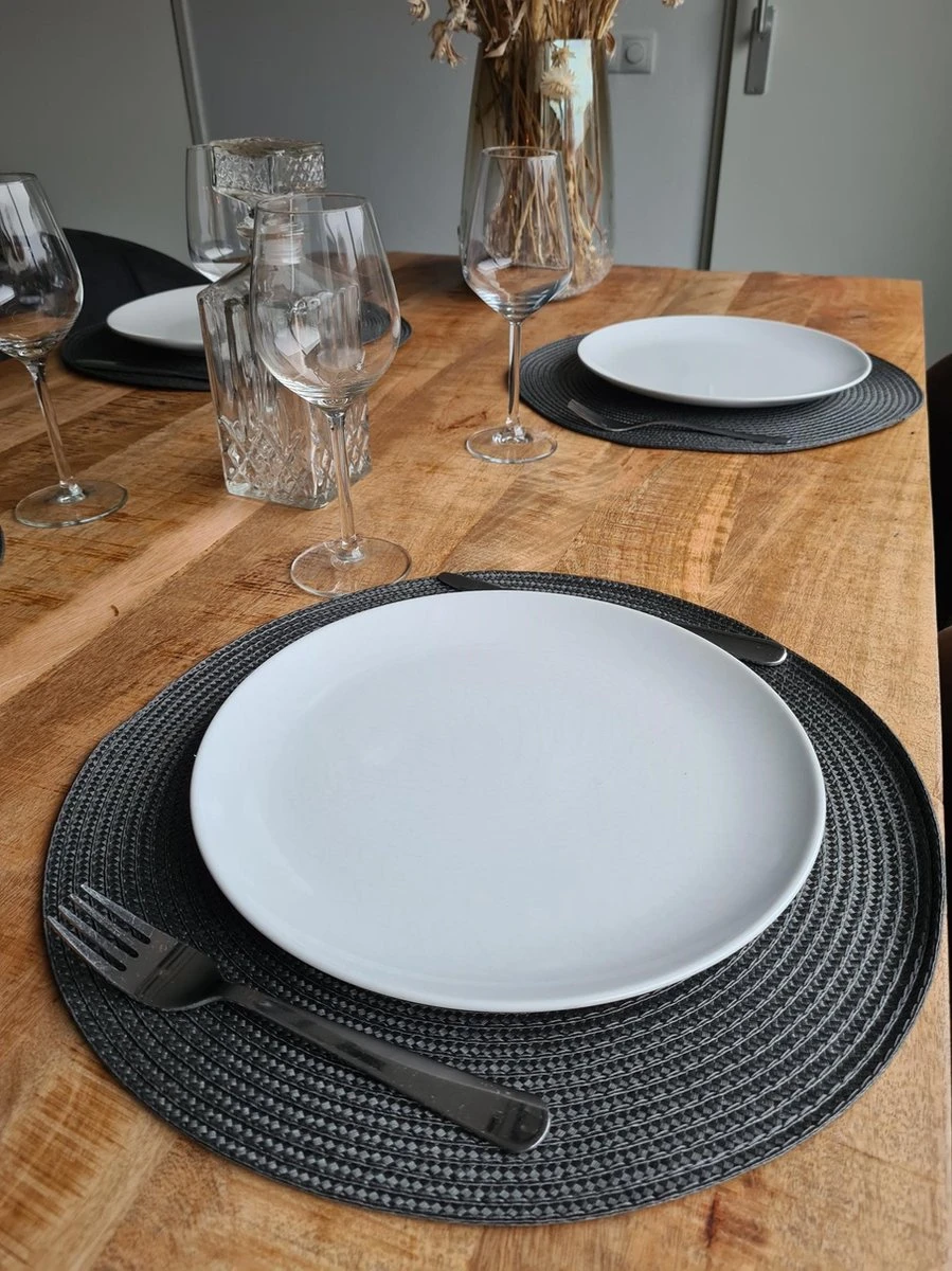 Merkloos Placemats - Rond - 38 Cm - 4 Stuks - Onderlegger - Hitte Bestendig - Donker Grijs - Luxe Uitstraling 6 Merkloos Placemats - Rond - 38 Cm - 4 Stuks - Onderlegger - Hitte Bestendig - Donker Grijs - Luxe Uitstraling - Afbeelding 4