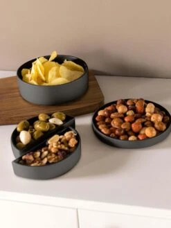 Gusta - Serveerset - 4 Schaaltjes - Zwart - ø14,7x8cm -Skimask 900x1200 60