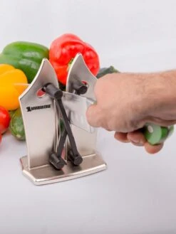 Bavarian Edge Knife Sharpeners - Messenslijper - Veilig Messen Slijpen - Messen Slijper - Mes Polijsten -Skimask 902x1200 1