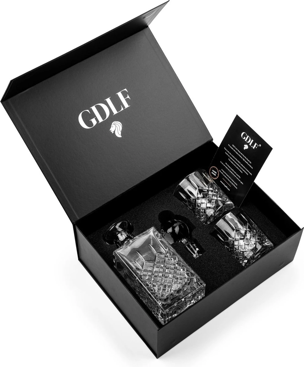 Handgemaakt Royal Whiskey Karaf Set By GDLF® | Hand Geslepen & Mond Geblazen | Hoogste Kwaliteit Kristal | Luxe Whiskey Set | Incl. Whisky Karaf, 2 Whiskey Glazen & Hand Made Certificaat | Kado Man | Luxe Cadeau Voor Man & Vrouw 5 Handgemaakt Royal Whiskey Karaf Set By GDLF® | Hand Geslepen & Mond Geblazen | Hoogste Kwaliteit Kristal | Luxe Whiskey Set | Incl. Whisky Karaf, 2 Whiskey Glazen & Hand Made Certificaat | Kado Man | Luxe Cadeau Voor Man & Vrouw - Afbeelding 3