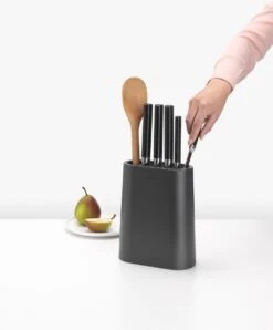 Brabantia Profile Universeel Messenblok - Met Keukengerei Houder - Dark Grey 15 Brabantia Profile Universeel Messenblok - Met Keukengerei Houder - Dark Grey -Skimask 995x1200 1