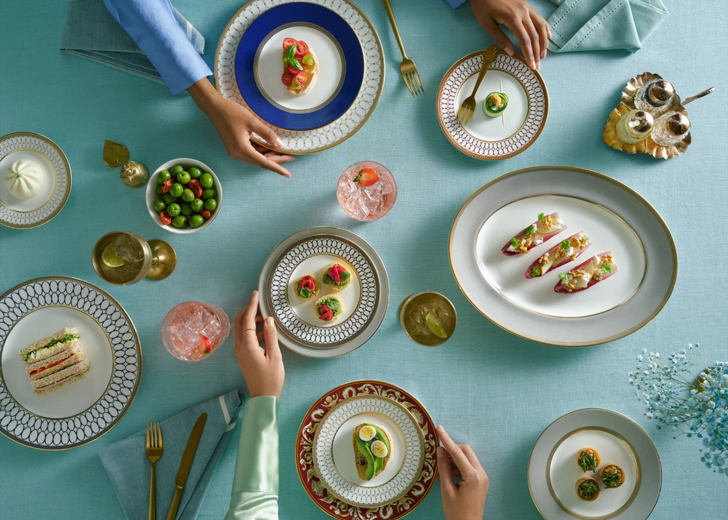 Skimask -Skimask Wedgwood Tableware Hero Image